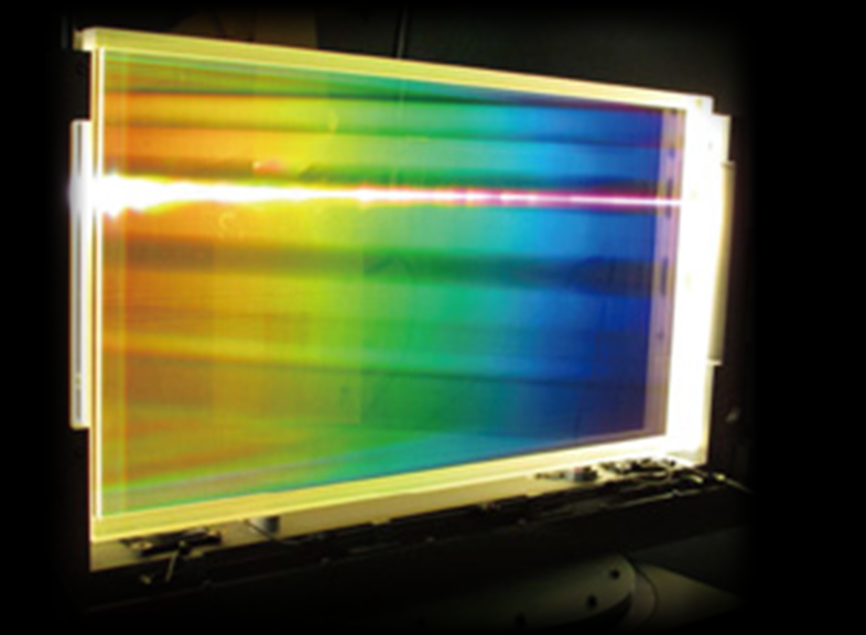 メートル級ホログラフィックグレーティングを開発