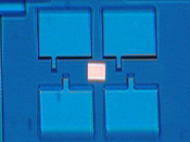 自動XYZステージ・測定箇所の実時間画像・マイクロスポットが標準搭載